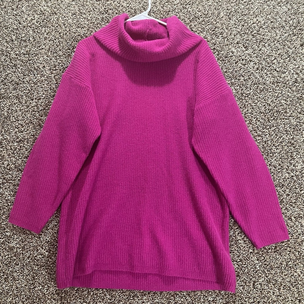VTG Jeanne Pierre M Magenta Lambswool Angora Blend Turtleneck Sweater Hong Kong